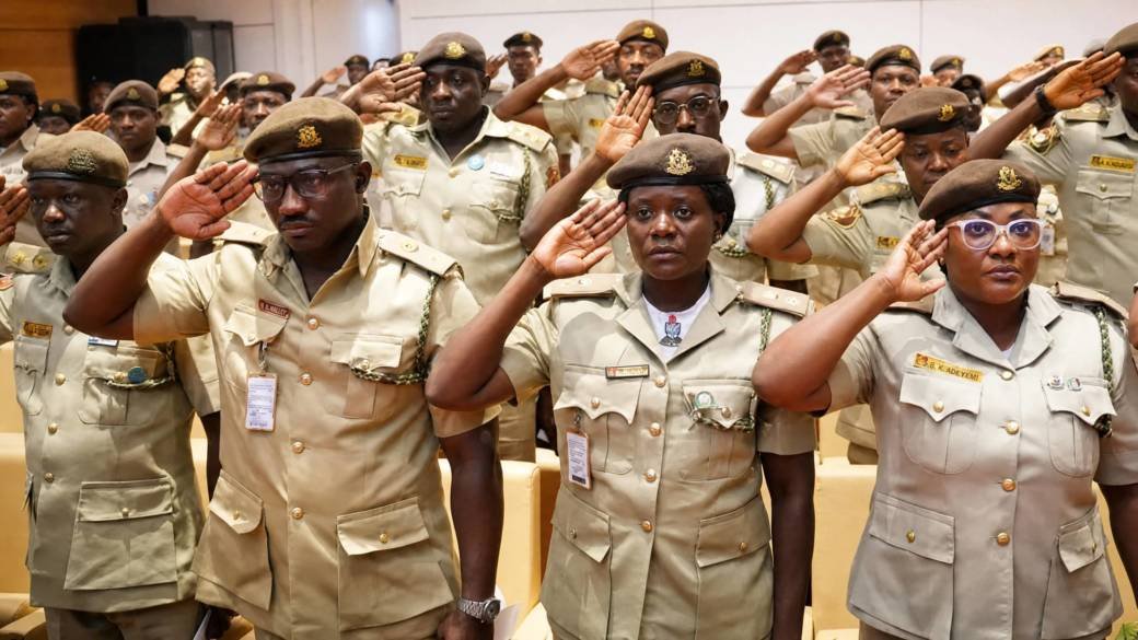 Immigration salary for SSCE and rank